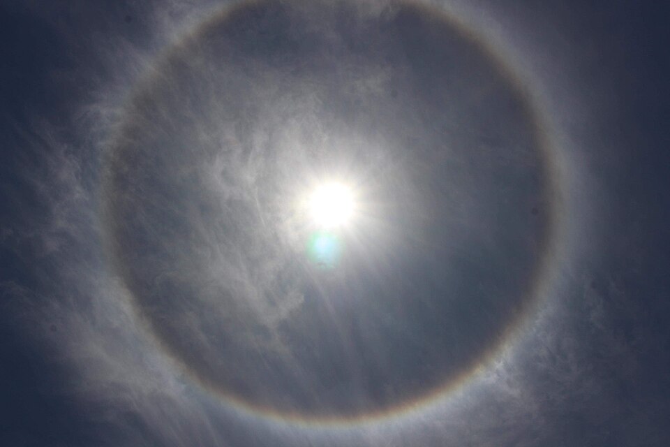 日晕实拍：太阳周围一圈完整的光环